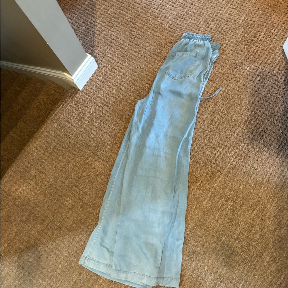 Light wash Wide Leg jeans